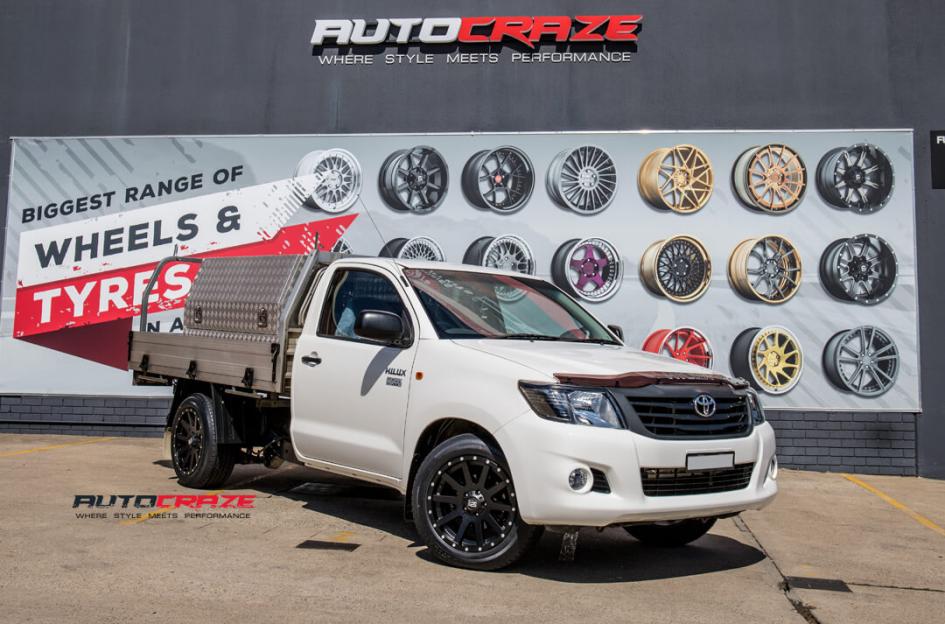 TOYOTA HILUX 2WD (2005 ONWARDS) HEIST SATIN BLACK